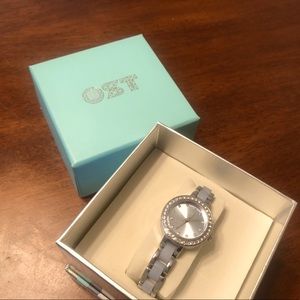 Woman/ Junior Metal Band Watch